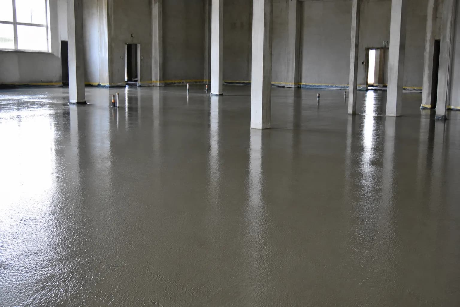 Esztrich betonozás — Vmarket Építészet