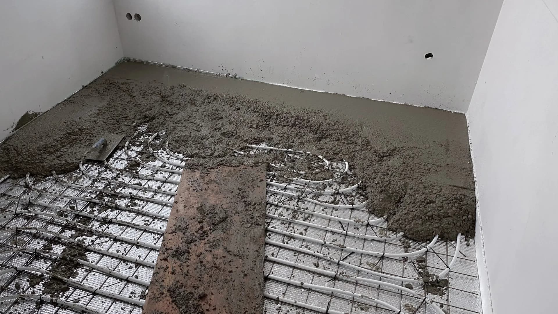Esztrich betonozás — Vmarket Építészet